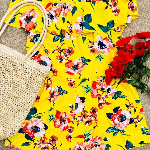 Fervent Boutique Pants - HP ⬇️ $49 3X Floral Romper